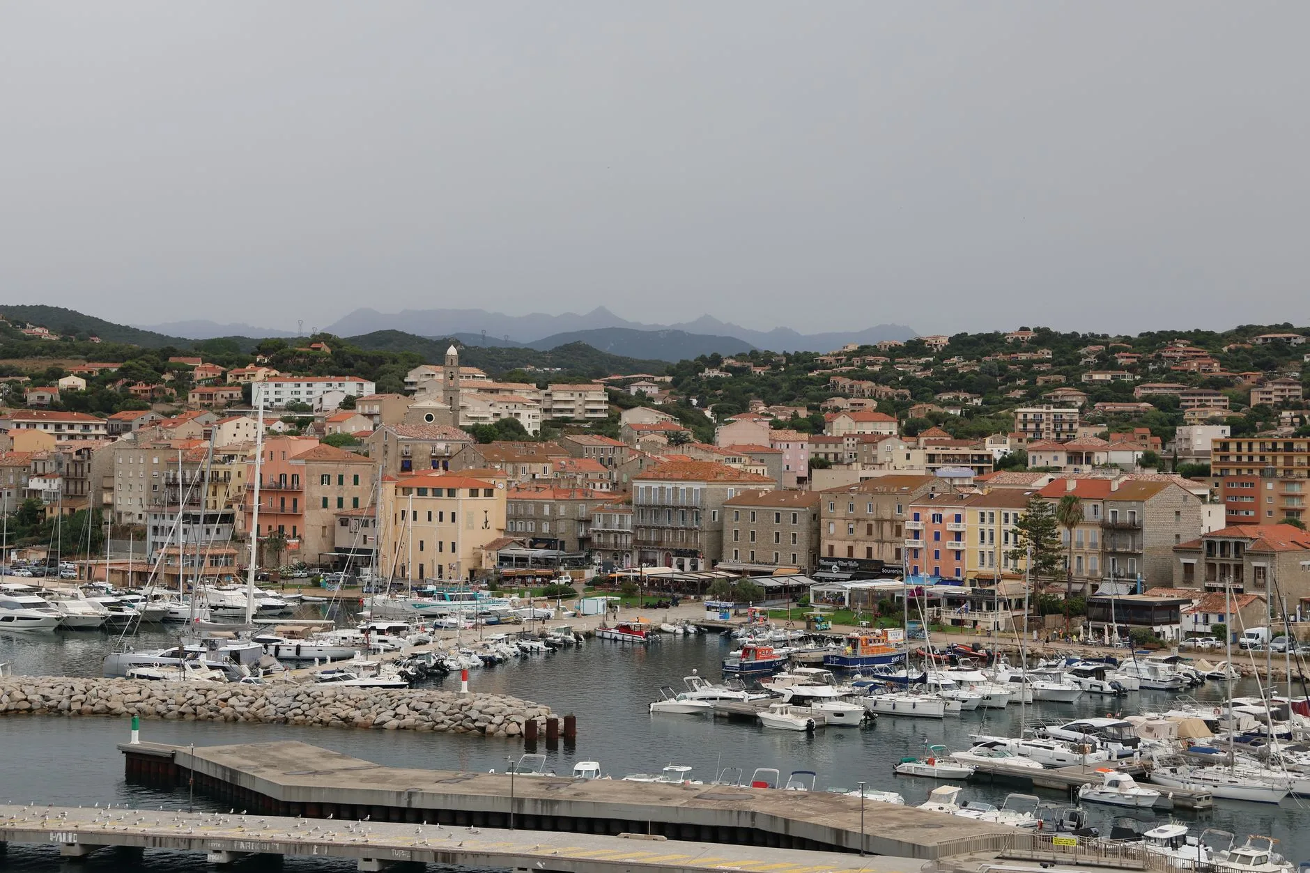 Jour 3 : L'Île-Rousse et le marché
