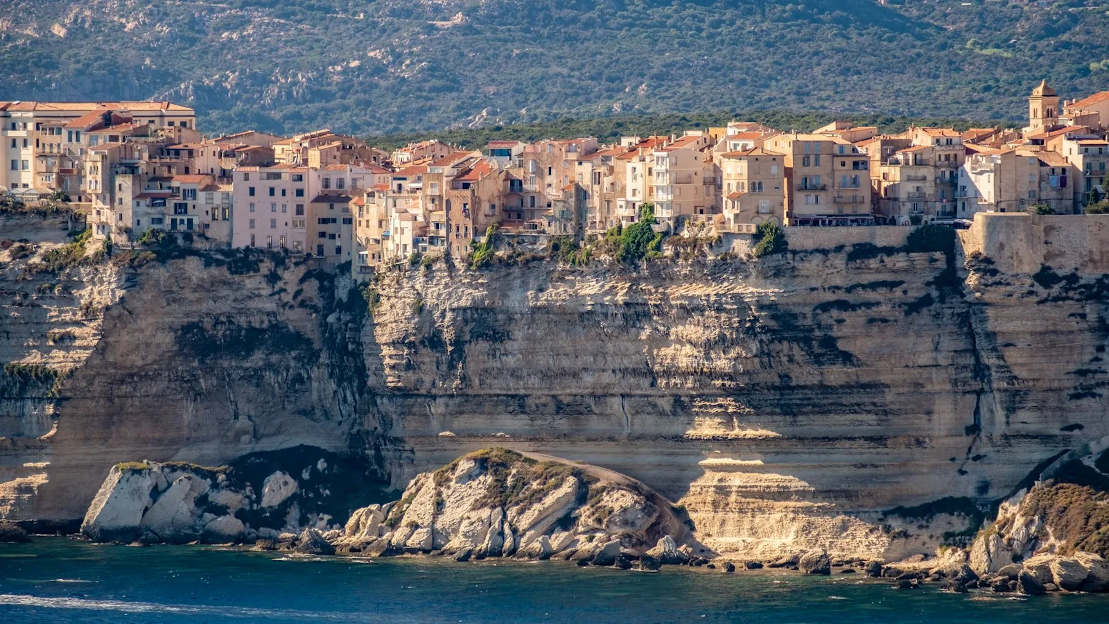 Jour 2 : Ajaccio, Filitosa et Bonifacio (environ 130 km)
